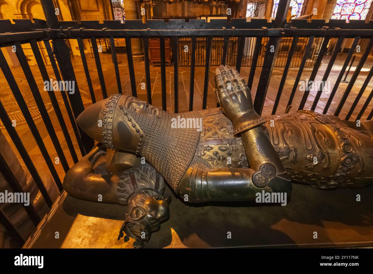 Angleterre, Kent, Canterbury, Cathédrale de Canterbury, vue intérieure de la tombe d'Édouard de Woodstock (15 juin 1330 - 8 juin 1336 alias Prince Noir) Banque D'Images