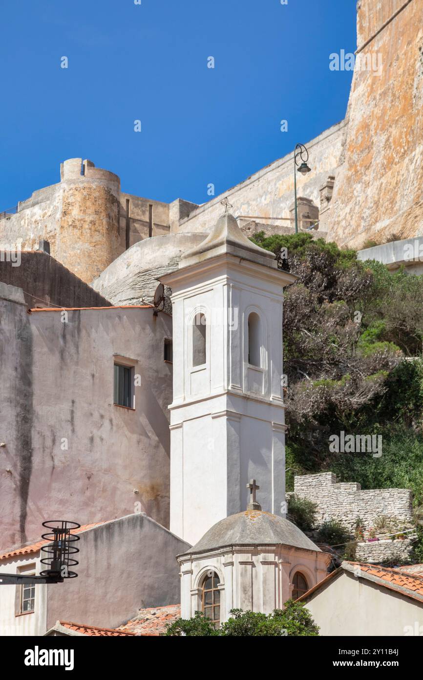 Église de sant'erasmo, au pied de l'escalier qui monte vers la Citadelle, Bonifacio, Corse-du-Sud, Corse, France Banque D'Images