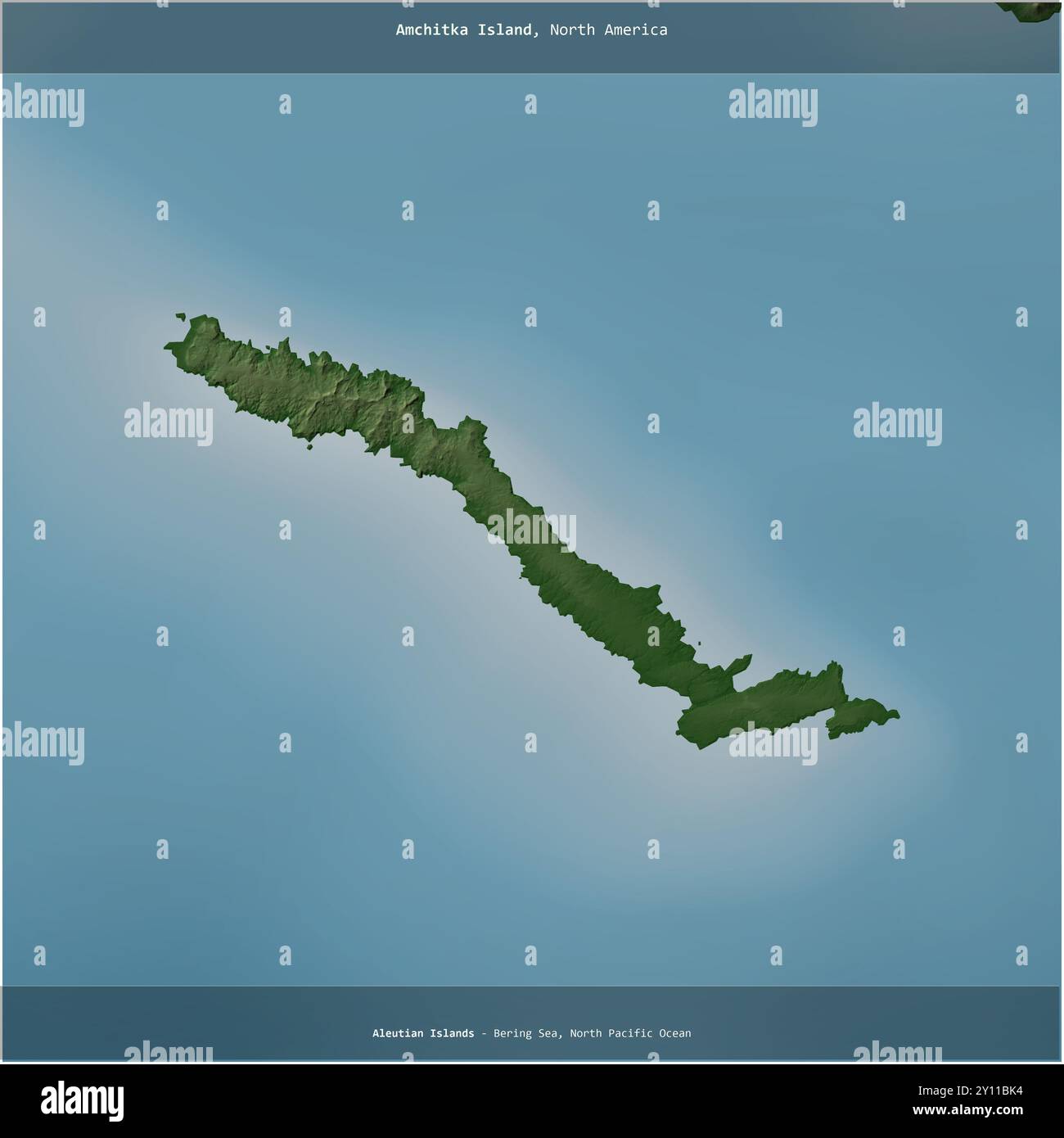 L'île d'Amchitka dans la mer de Béring, appartenant aux États-Unis, a été recadrée au carré sur une carte d'altitude en couleur Banque D'Images