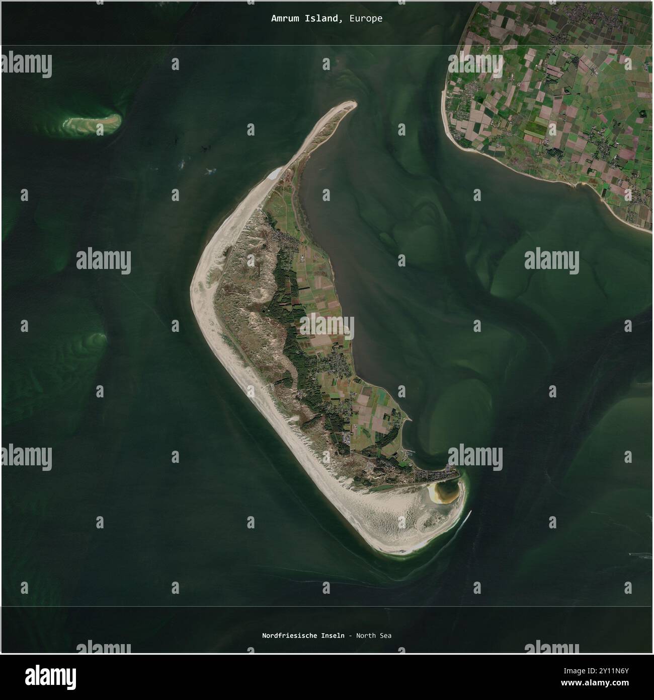 L'île d'Amrum en mer du Nord, appartenant à l'Allemagne, a été recadrée au carré sur une image satellite prise le 21 mai 2024 Banque D'Images