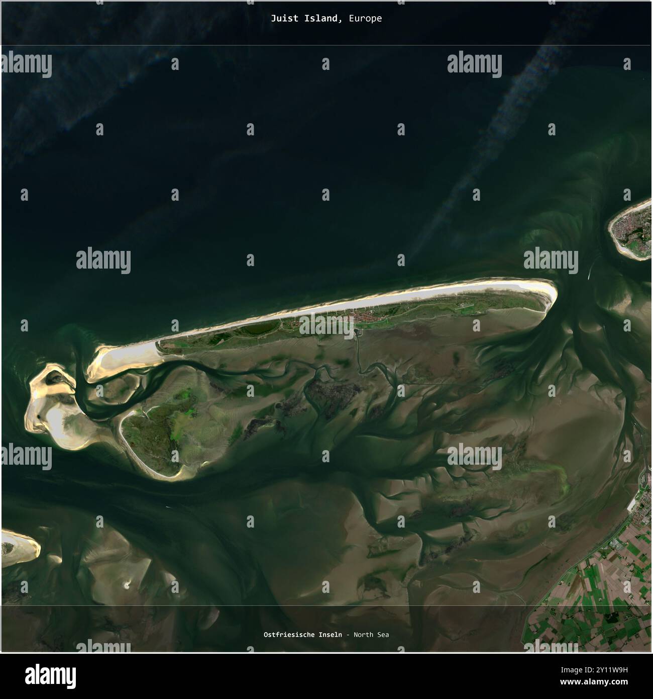 L'île de Juist en mer du Nord, appartenant à l'Allemagne, a été recadrée au carré sur une image satellite prise le 7 septembre 2023 Banque D'Images
