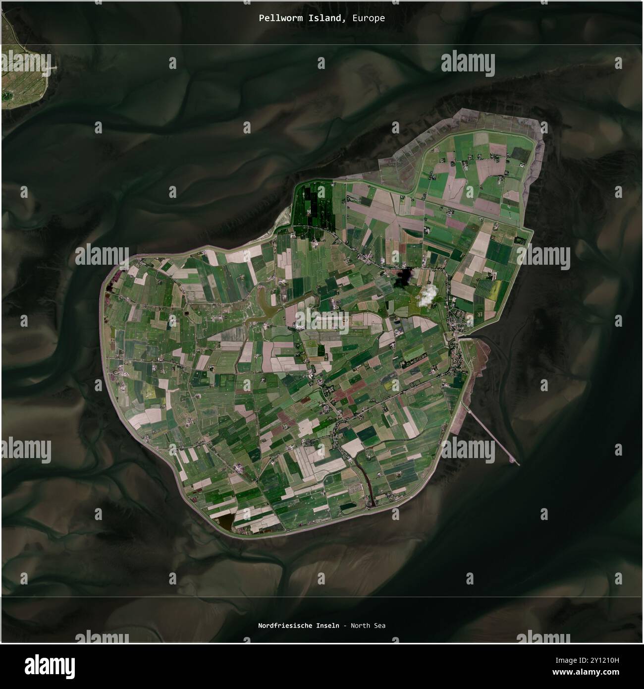 L'île de Pellworm en mer du Nord, appartenant à l'Allemagne, a été recadrée au carré sur une image satellite prise le 9 septembre 2023 Banque D'Images