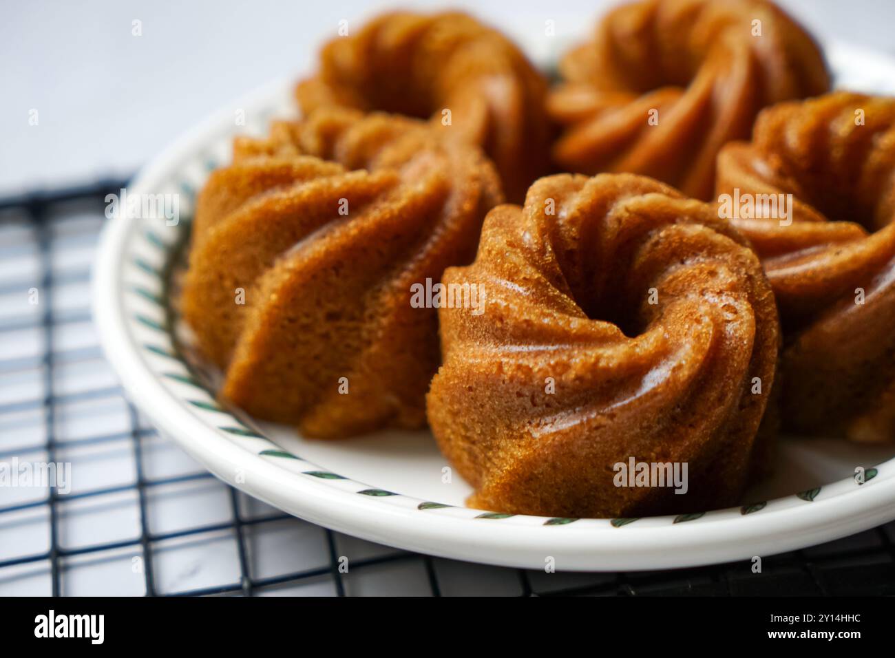 Gâteau doux et caramélisé à la vapeur, connu localement en Malaisie sous le nom de Kuih APAM Gula Hangus. Banque D'Images