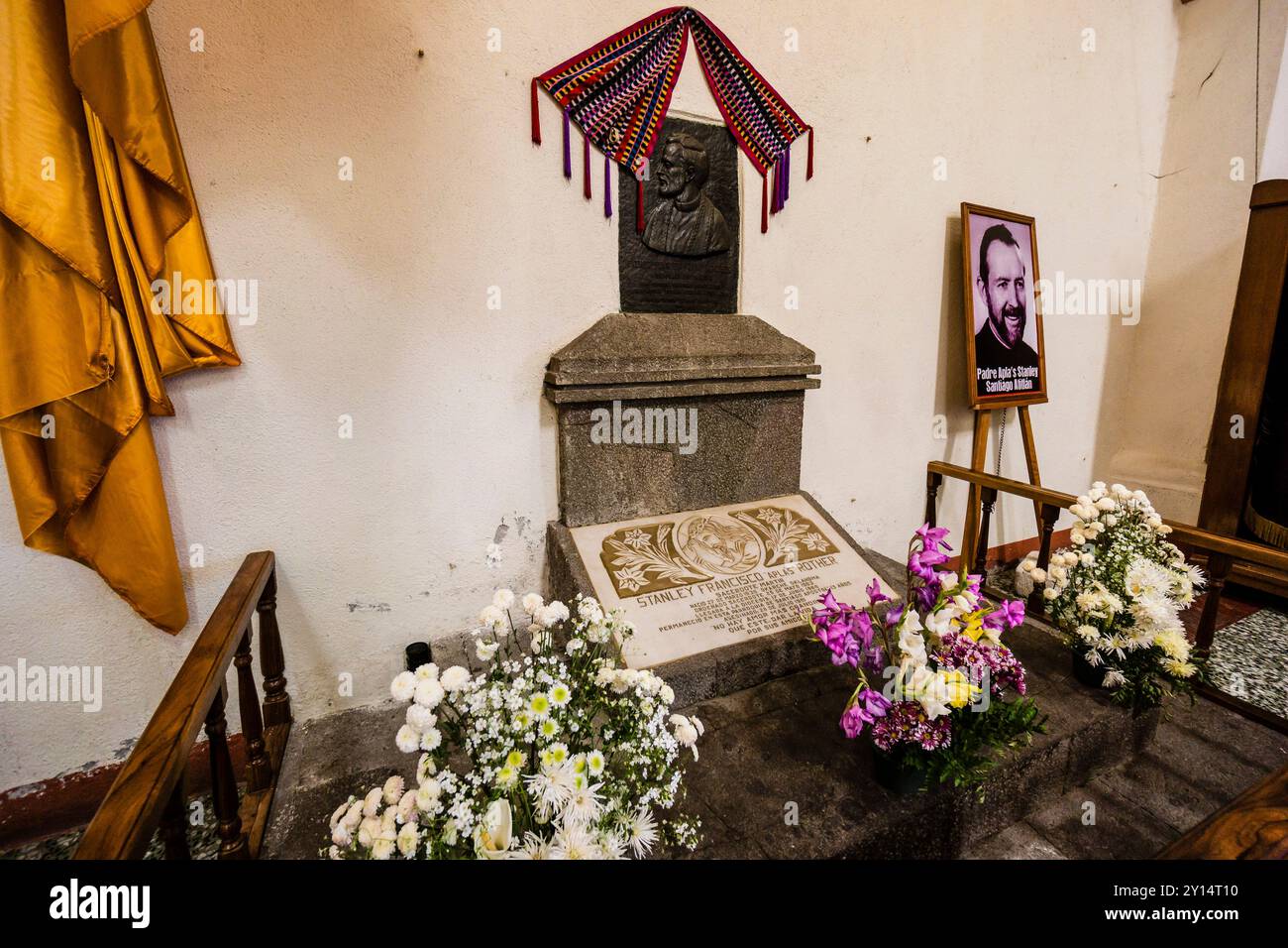 Chapelle du père Francisco Stanley Rother (Francisco Aplas), martyr du temps du conflit armé. Église Santiago Apóstol, 1547, Santiago Atitlan, département de Sololá, Guatemala. Banque D'Images