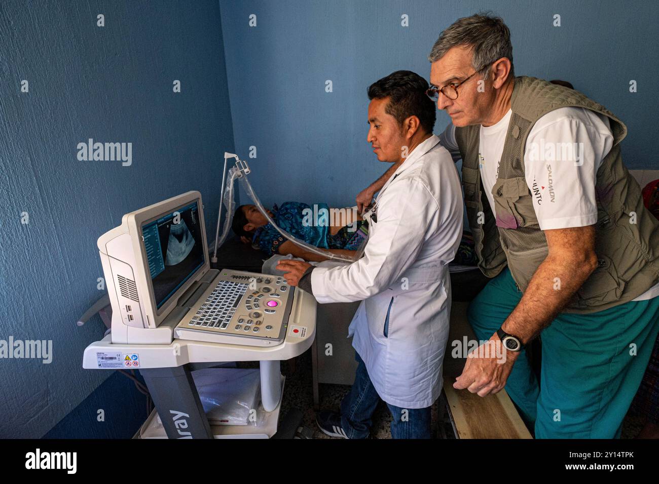 Formation et enseignement de l'échographie, San Bartolomé Jocotenango, municipalité du département de Quiché, Guatemala, Amérique centrale. Banque D'Images