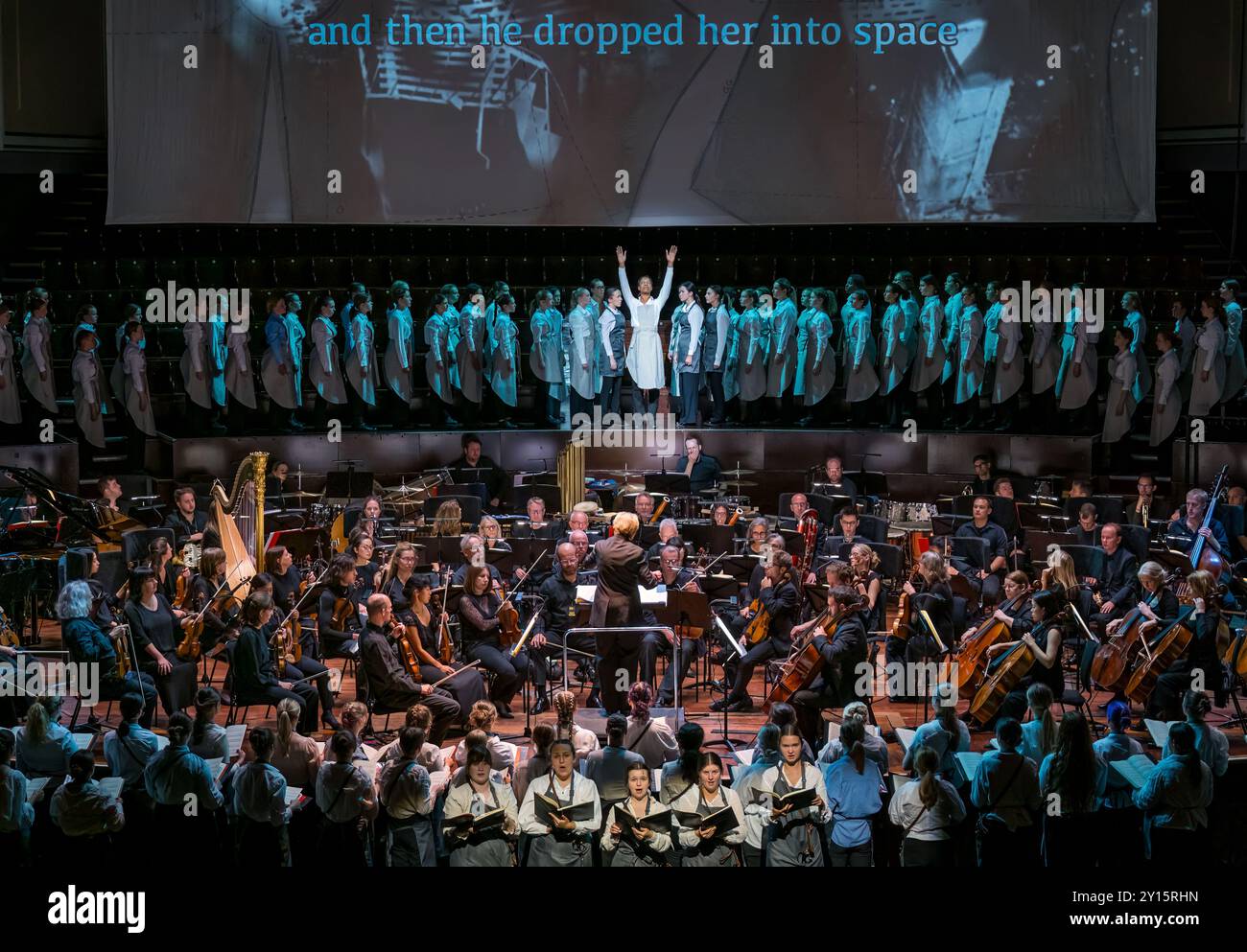 Feu dans ma bouche avec National Youth Choir of Scotland et Philharmonia Orchestra : Triangle Shirtwaist Factory Fire, Edinburgh International Festival Banque D'Images