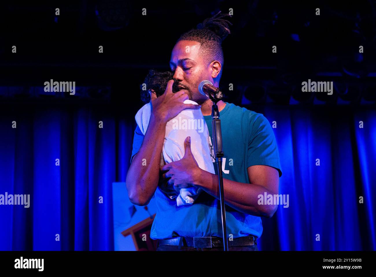 4 septembre 2024, New York, New York, États-Unis : Dwayne Washington interprète numéro musical lors de l'avant-première de presse pour 'That Parenting musical' au Laurie Beechman Theatre à New York (crédit image : © Lev Radin/Pacific Press via ZUMA Press Wire) USAGE ÉDITORIAL SEULEMENT! Non destiné à UN USAGE commercial ! Banque D'Images