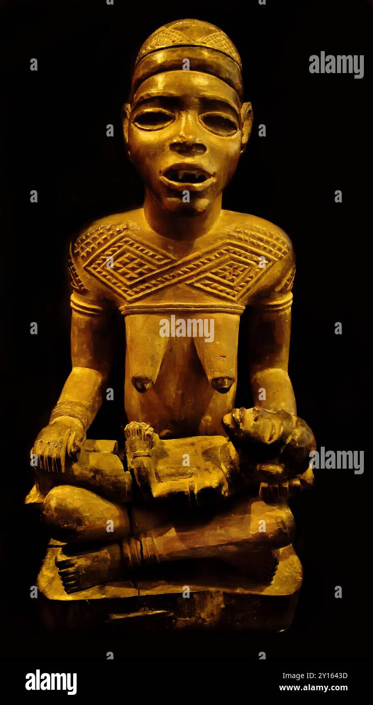 Statue de maternité Phemba, mère et enfant, artiste maître de Kasadi, 4ème quart 19ème siècle, Yombe, Angola RD Congo, Musée de l'Afrique, Bruxelles, Belgique, bois. Banque D'Images