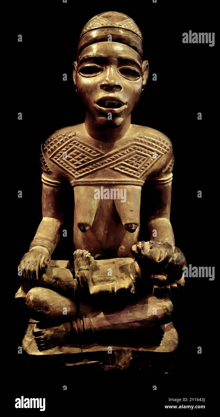 Statue de maternité Phemba, mère et enfant, artiste maître de Kasadi, 4ème quart 19ème siècle, Yombe, Angola RD Congo, Musée de l'Afrique, Bruxelles, Belgique, bois. Banque D'Images