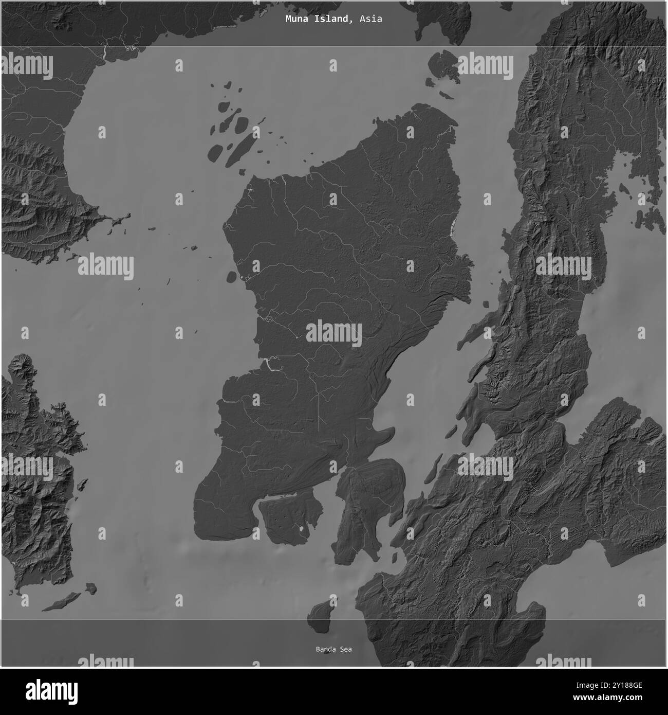 Muna Island, dans la mer de Banda, appartenant à l'Indonésie, a été recadrée au carré sur une carte d'altitude à deux niveaux Banque D'Images