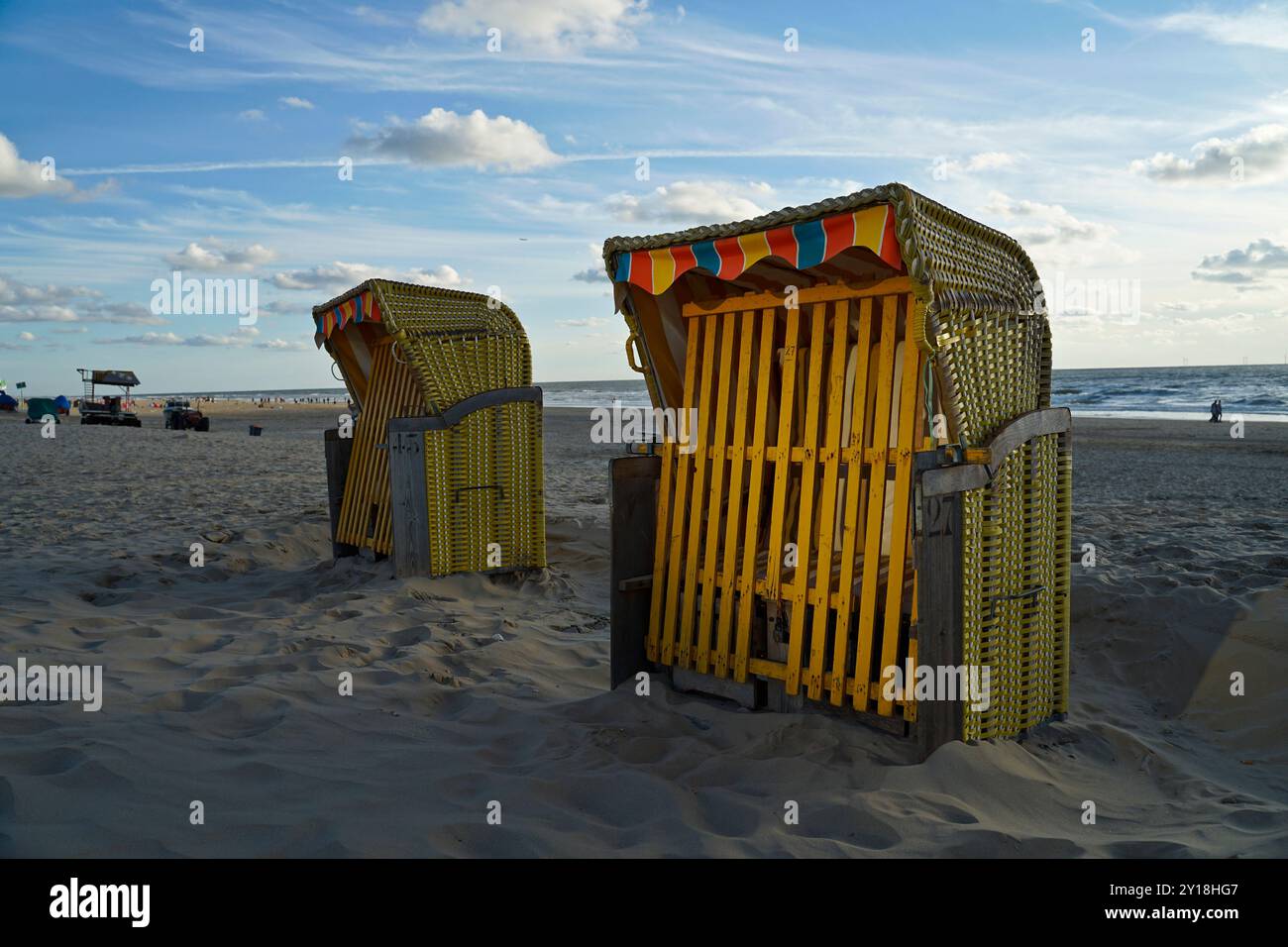 Egmond aan Zee, pays-Bas. Août 20,2018.chaises de plage vides sur la plage de la mer du Nord Banque D'Images