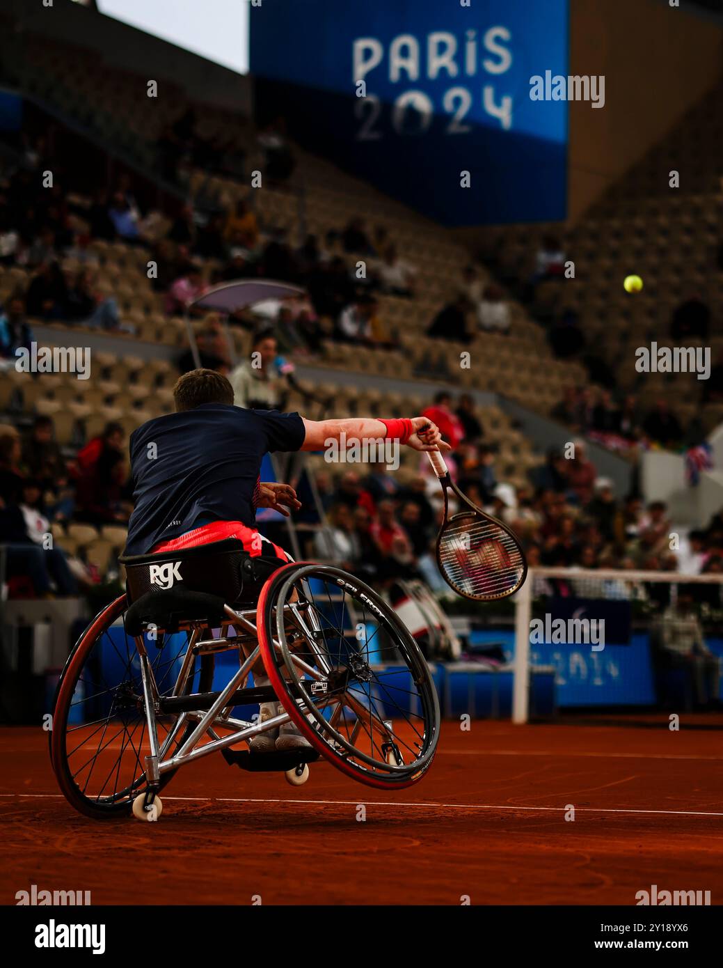 Paris, le 5 septembre 2024, épreuve paralympique de tennis en fauteuil roulant. Alfie Hewett (GBR) est en action. (Photo de Frank Molter) crédit : Frank Molter/Alamy Live News Banque D'Images