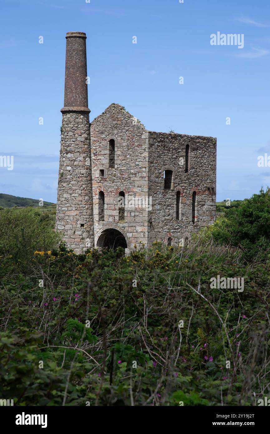 Maison de moteur Cornish abandonnée des anciennes mines d'étain prospères de Great Flat Lode à Camborne, Cornwall, Royaume-Uni Banque D'Images