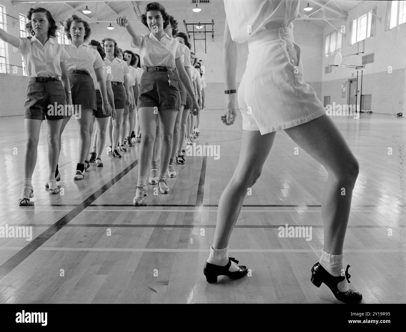 Cours de danse des claquettes dans le gymnase, Amérique Banque D'Images