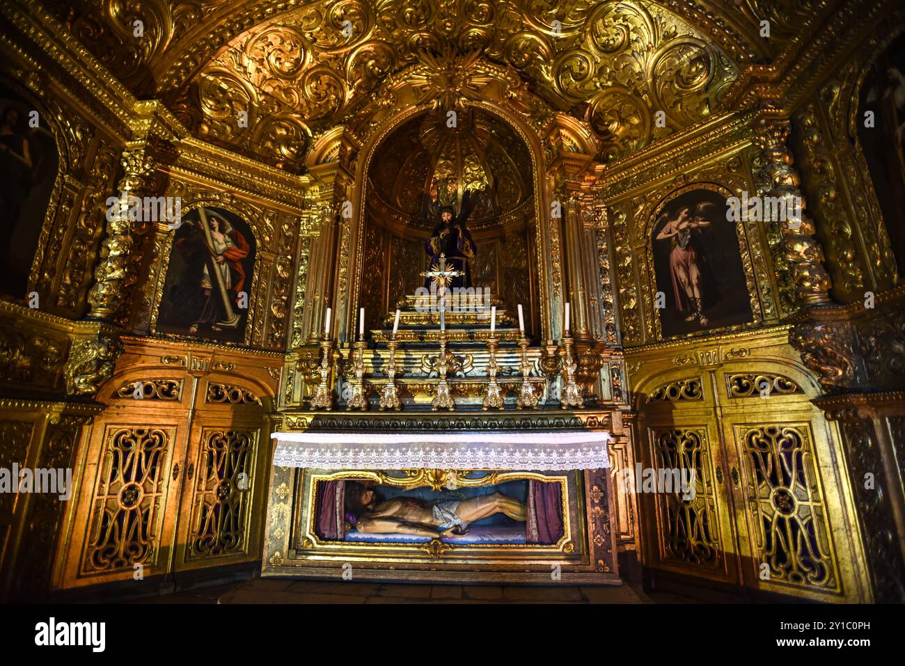 L'autel orné de Senhor dos Passos au monastère de Jerónimos à Belém - Lisbonne, Portugal Banque D'Images