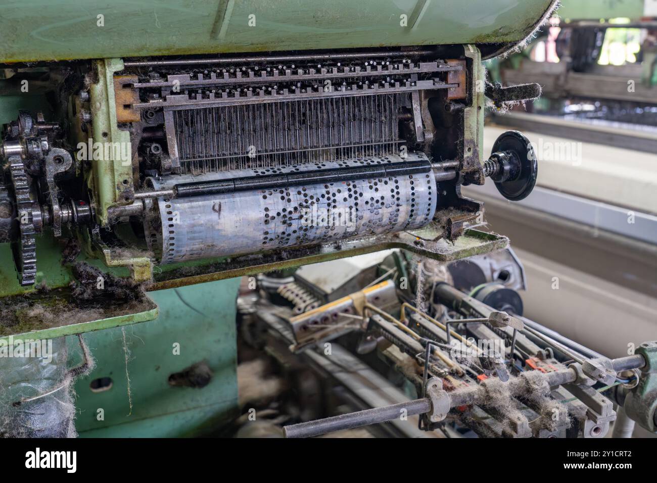 La tête de carte perforée d'un métier à tisser Jacquard à Hilandería Warmi, une usine de tissage à Palpalá, en Argentine. Cette tête contrôle le motif tissé dans le Banque D'Images