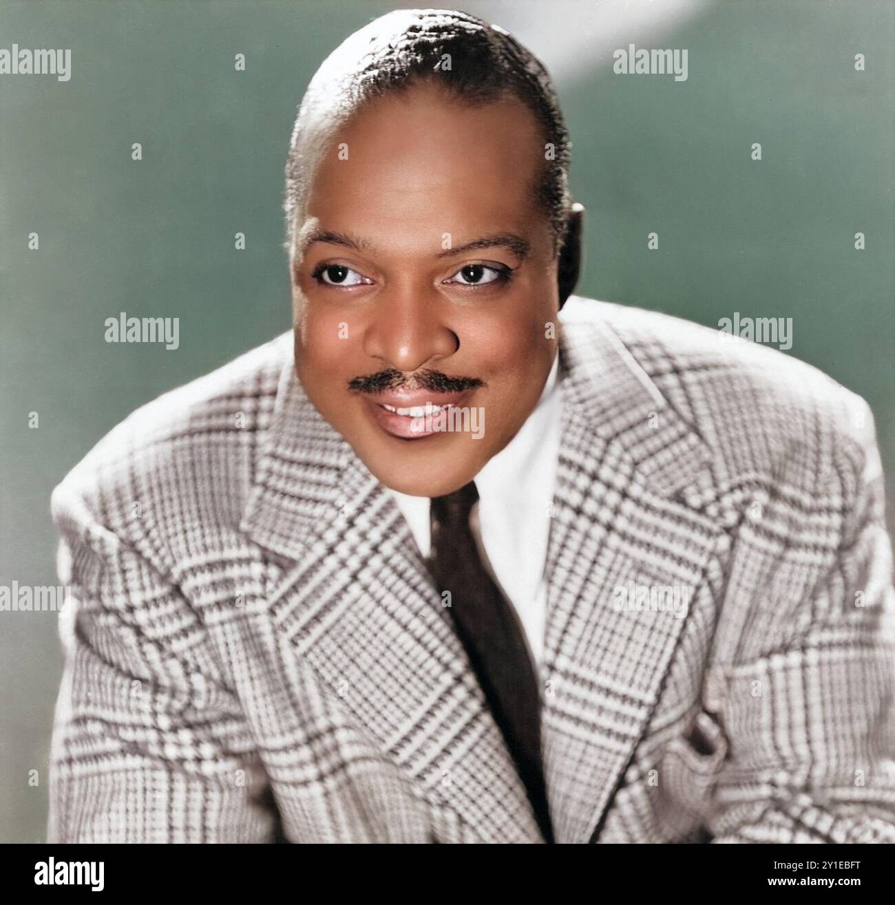Photo publicitaire de la légende du jazz Count Basie portrait, 1944 photo colorisée Banque D'Images