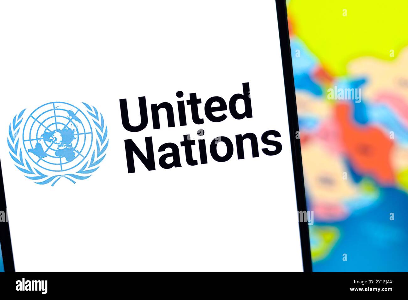 Paraguay. 6 septembre 2024. Dans cette illustration photo, le logo des Nations Unies (ONU) est affiché sur un écran de smartphone. (Crédit image : © Jaque Silva/SOPA images via ZUMA Press Wire) USAGE ÉDITORIAL SEULEMENT! Non destiné à UN USAGE commercial ! Banque D'Images