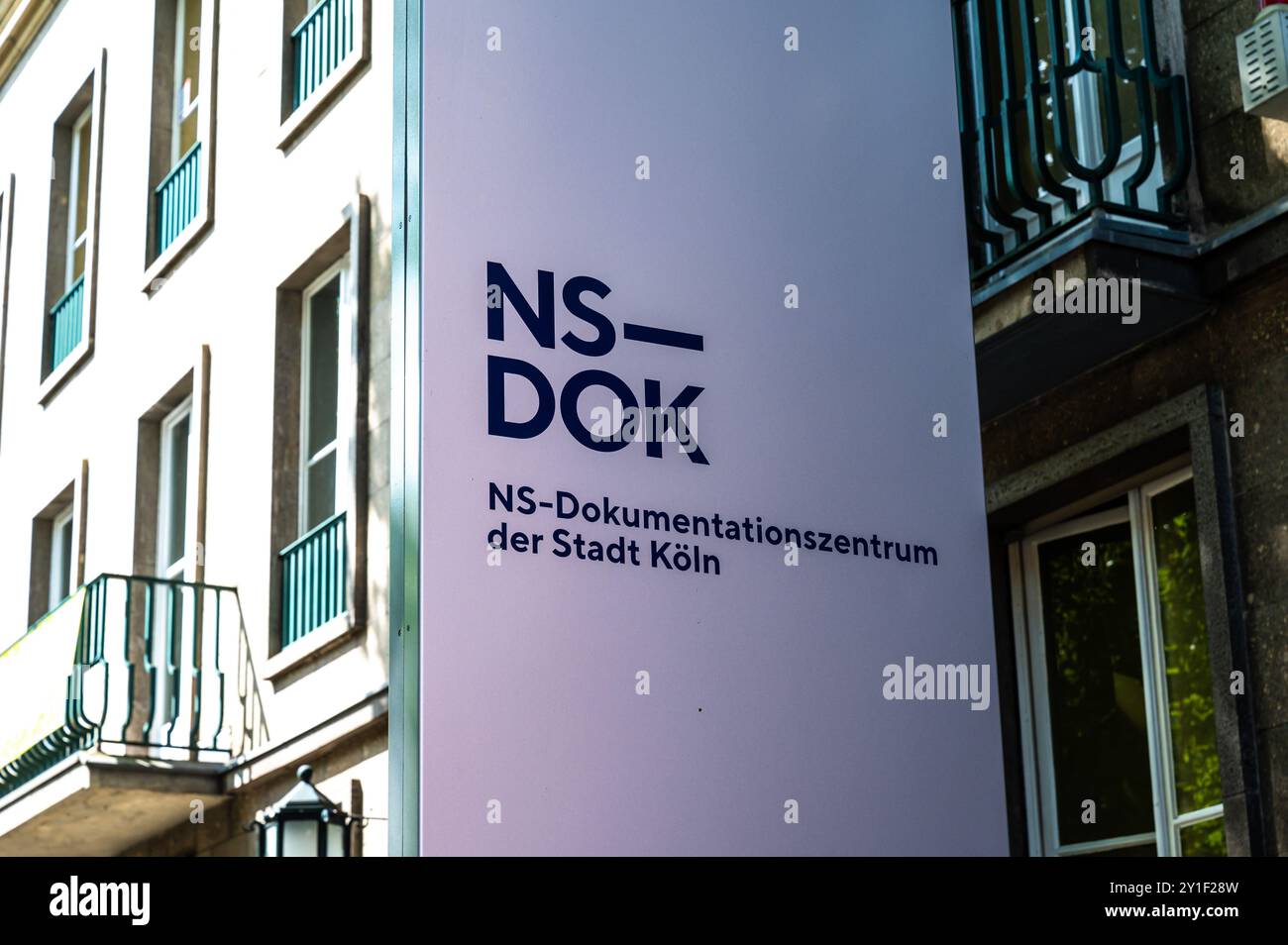Köln, Rhénanie-du-Nord-Westphalie, Allemagne, 25 juillet 2024 - signe du National-socialisme ou musée d'histoire nazie Banque D'Images