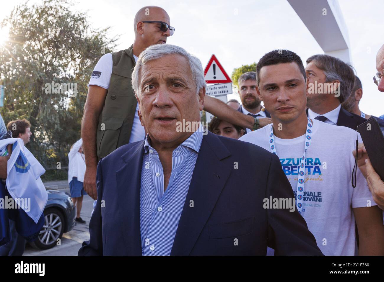 FORZA ITALIA GIOVANI PARTI NATIONAL - Rimini (plage de Bellaria) 6 septembre 2024 - sur la photo la visite surprise d'ANTONIO TAIANI - vice-président du Conseil des ministres et ministre des Affaires étrangères et de la coopération internationale dans le gouvernement Meloni usage éditorial seulement crédit : Agence photo indépendante Srl/Alamy Live News Banque D'Images