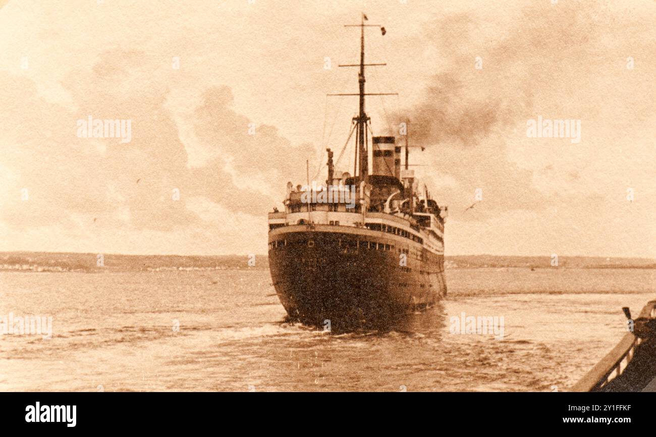 Vue du SS Manhattan en direction de New York depuis Cherbourg, France au début des années trente Banque D'Images