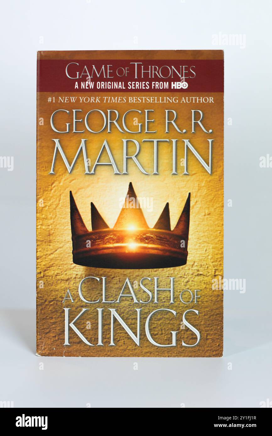 Houston, Texas, États-Unis - 5 septembre 2024 : un Clash of Kings roman de poche de George R.R. Martin Banque D'Images