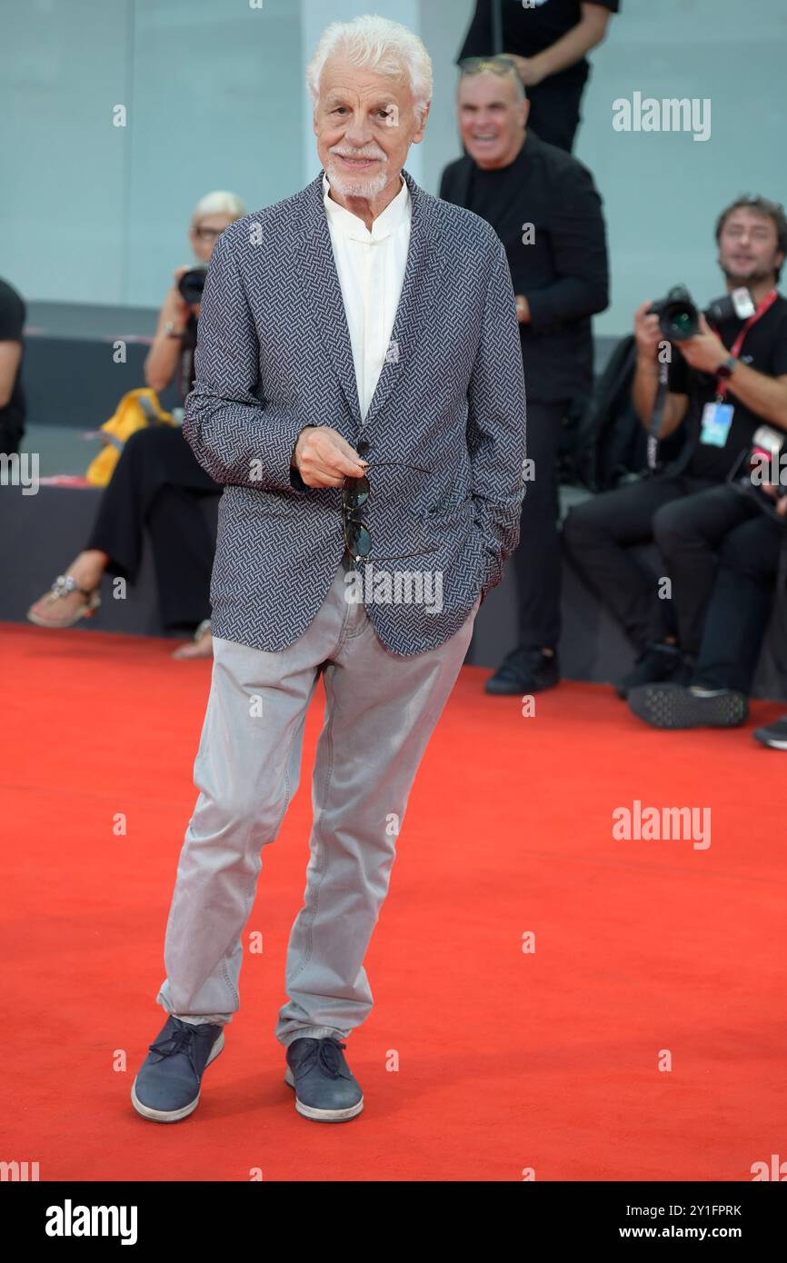 Venise Lido, Italie. 06 septembre 2024. Michele Placido assiste au tapis rouge du film 'Kjaerlighet (amour)' au 81ème Festival du film de Venise dans le Lido de Venise. Crédit : SOPA images Limited/Alamy Live News Banque D'Images