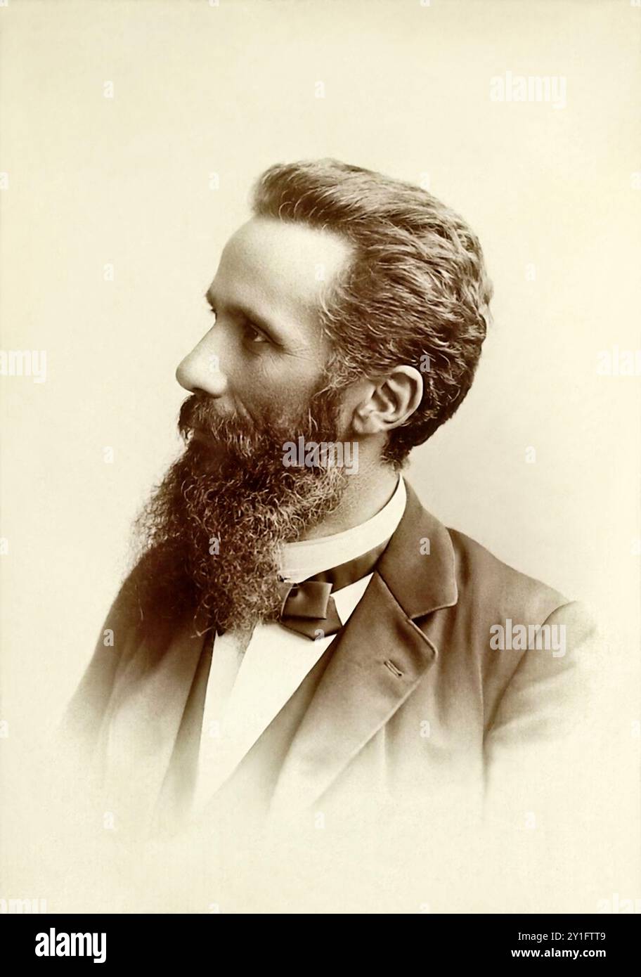 1892 c, Chicago , USA : le professeur d'université italien, physicien et ingénieur électricien GALILEO FERRARIS ( 1847 - 1897 ). L'un des pionniers du système d'alimentation CA et inventeur du moteur à induction bien qu'il n'ait jamais breveté son travail. Photo GIBSON , Chicago . - HISTOIRE - FOTO STORICHE - ritratto - portrait - HISTOIRE - foto storiche - INGEGNERE ELETTRONICO - PROFESSORE - FISICO - FISICA - PHYC - ITALIE - ITALIE - collier - colletto - cravate - cravatta - profilo - profil --- archivio GBB Banque D'Images