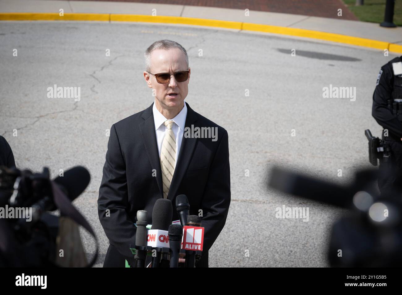 Winder, Géorgie, États-Unis. 6 septembre 2024. Le procureur du comté de Barrow, Brad Smith, s'entretient avec les journalistes après la première comparution de Colt Gray et de son père, Colin Gray. (Crédit image : © Robin Rayne/ZUMA Press Wire) USAGE ÉDITORIAL SEULEMENT! Non destiné à UN USAGE commercial ! Banque D'Images