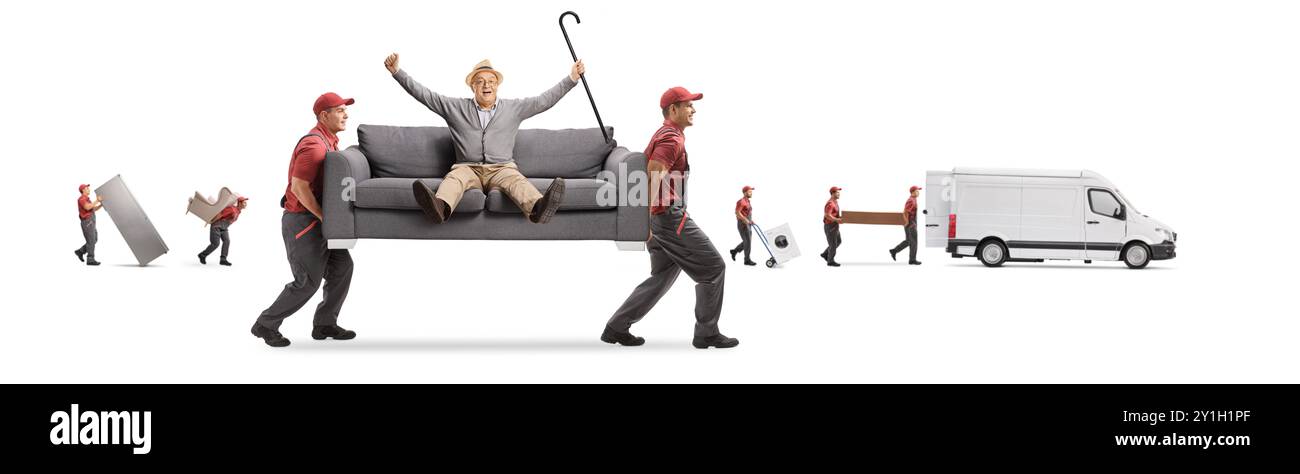 Déménageurs transportant canapé et autres meubles dans un van isolé sur fond blanc Banque D'Images
