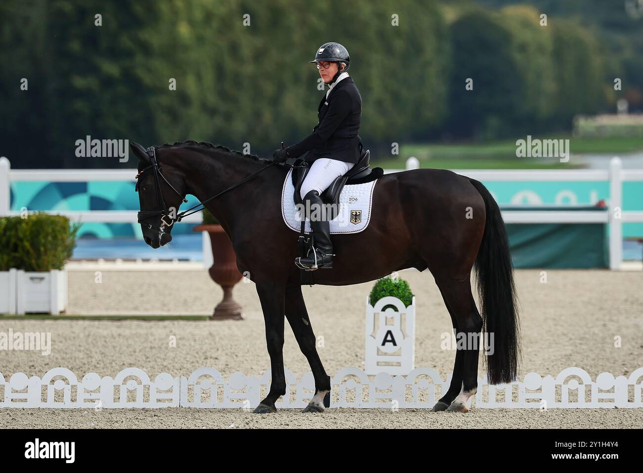 Versailles, Ile-de-Franc, France. 6 septembre 2024. VERSAILLES, FRANCE - 6 SEPTEMBRE : Anna-Lena Niehues d'Allemagne, Startclass Grade IV, en route pour l'argent avec Quimbaya 6 lors de la compétition para Equestrian Individual Freestyle (dressage) - Paris 2024 Jeux paralympiques d'été au Chaeteau de Versailles le 6 septembre 2024 à Versailles, France. (Crédit image : © Mathias Schulz/ZUMA Press Wire) USAGE ÉDITORIAL SEULEMENT! Non destiné à UN USAGE commercial ! Crédit : ZUMA Press, Inc/Alamy Live News Banque D'Images