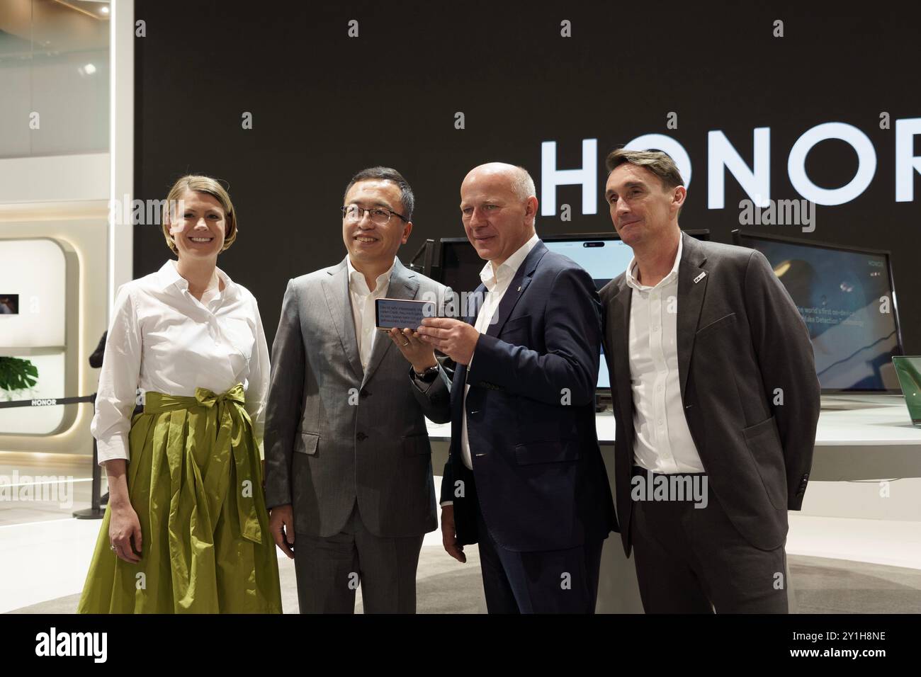 Berlin, Berlin, Allemagne. 6 septembre 2024. Le chancelier allemand Olaf Scholz au gala d'ouverture et à une visite guidée de l'exposition. (Crédit image : © Beata Siewicz/Pacific Press via ZUMA Press Wire) USAGE ÉDITORIAL SEULEMENT! Non destiné à UN USAGE commercial ! Crédit : ZUMA Press, Inc/Alamy Live News Banque D'Images