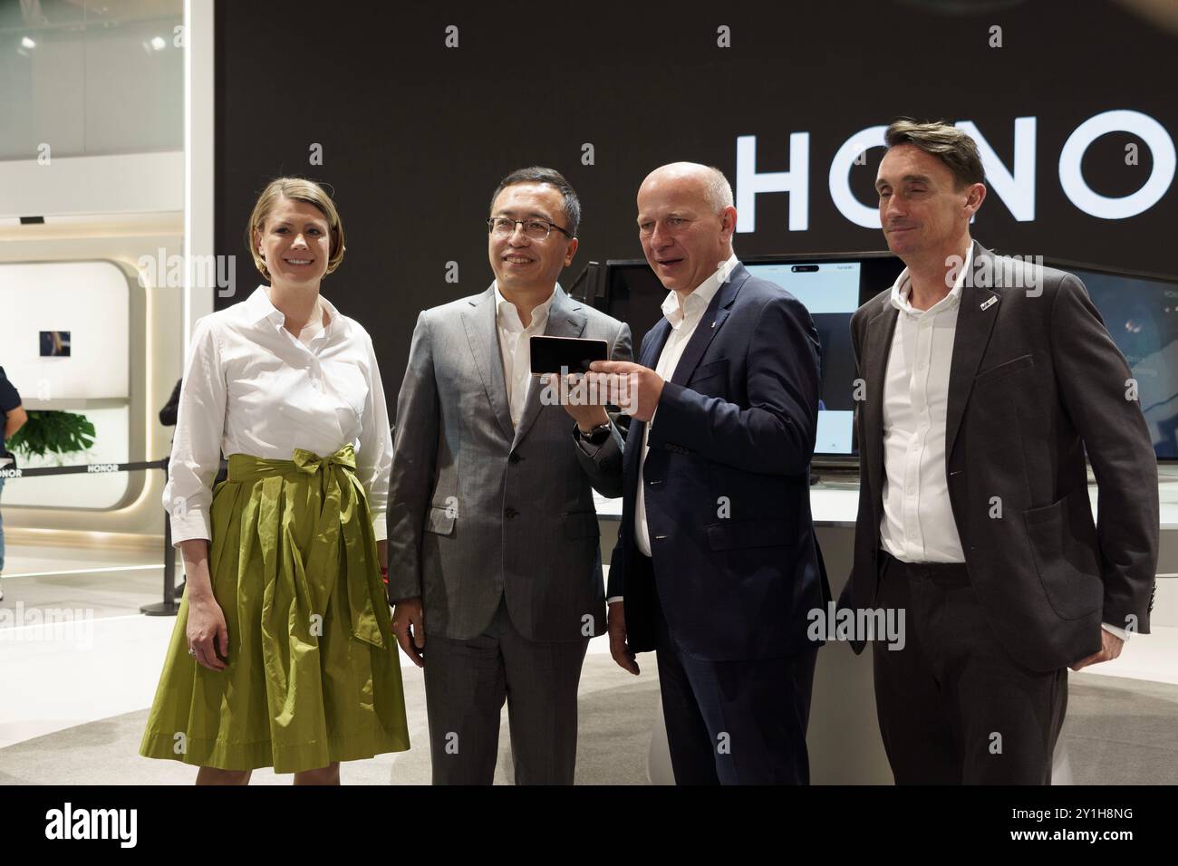 Berlin, Berlin, Allemagne. 6 septembre 2024. Le chancelier allemand Olaf Scholz au gala d'ouverture et à une visite guidée de l'exposition. (Crédit image : © Beata Siewicz/Pacific Press via ZUMA Press Wire) USAGE ÉDITORIAL SEULEMENT! Non destiné à UN USAGE commercial ! Crédit : ZUMA Press, Inc/Alamy Live News Banque D'Images