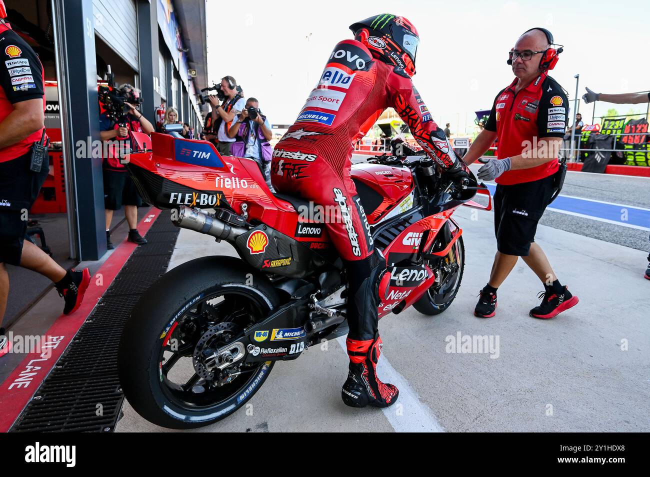 Francesco Bagnaia Italien Ducati Lenovo Team Ducati part avec sa moto des stands lors du Gran Premio Red Bull di San Marino e della Riviera di Rimini Paddock and Riders, Championnat du monde MotoGP à Misano, Italie, 07 septembre 2024 crédit : Agence photo indépendante Srl/Alamy Live News Banque D'Images