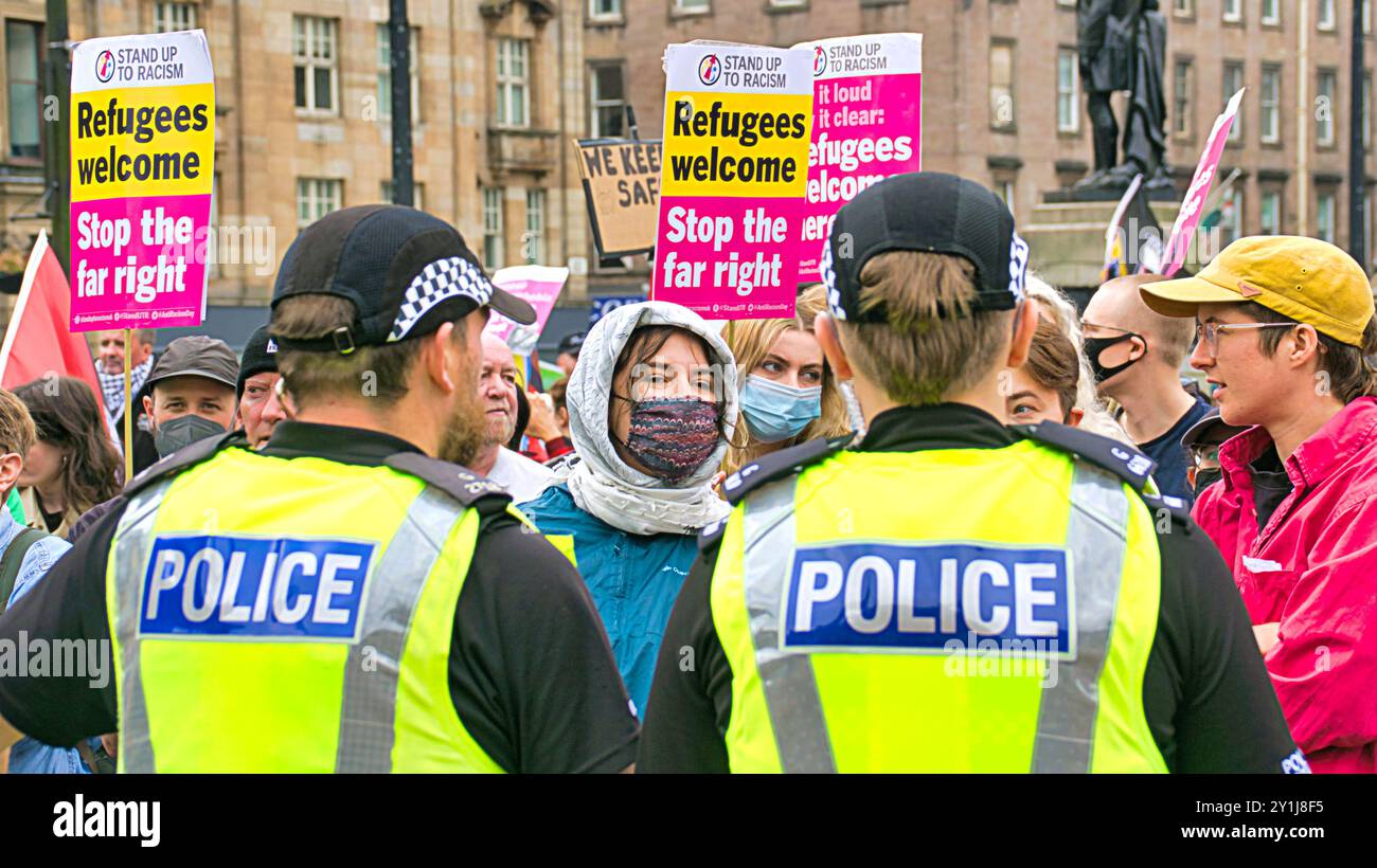 Glasgow, Écosse, Royaume-Uni. 7 septembre 2024. L'anti/ pro facisme se rallie sur la place george dans le centre-ville car les deux camps occupaient des moitiés différentes avec une participation plus importante pour les anti facistes. Crédit Gerard Ferry /Alamy Live News Banque D'Images