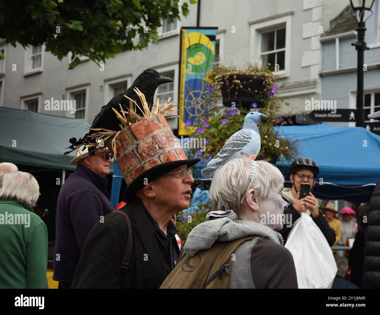 Festival du chapeau de Bridport 2024 Banque D'Images