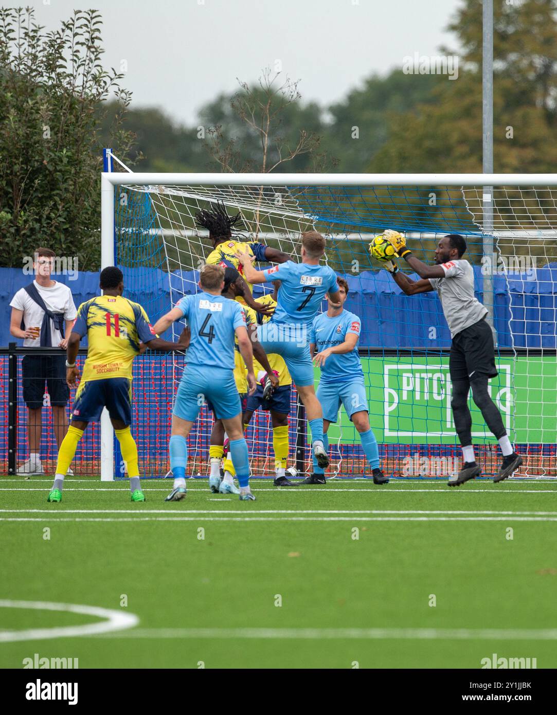 Brentwood, Angleterre, Royaume-Uni. 7 septembre 2024. Brentwood Town fera face à un match difficile qu'ils jouent à domicile contre une Witham Town en forme dans le Trophée FA. La bonne forme récente de Witham Town pourrait en faire un concours difficile. Il promet d'être un événement passionnant avec les deux équipes visant à progresser dans la compétition. Mais Brentwood Town gagne 3-2 crédit : Richard Lincoln / Alamy Live News Banque D'Images