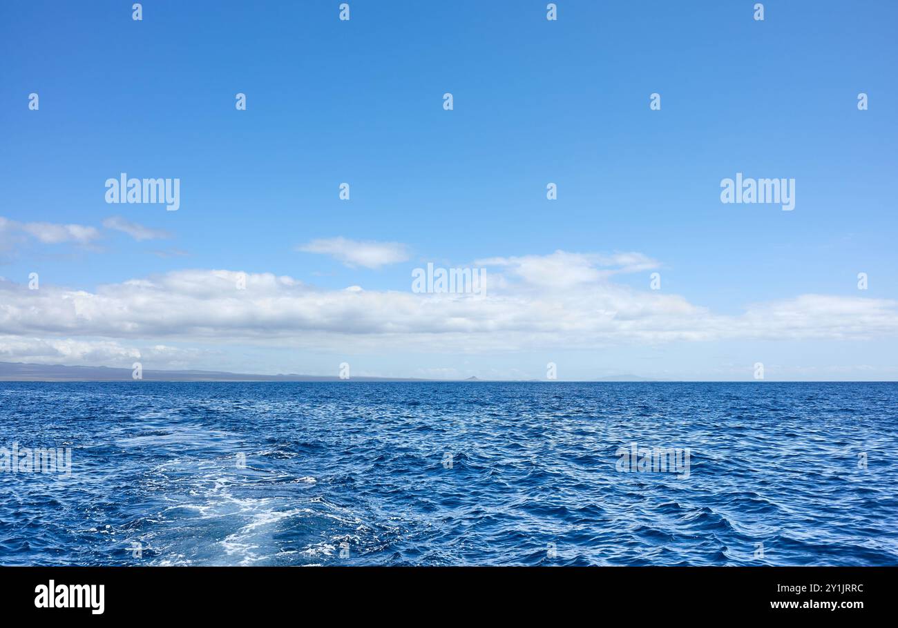 Paysage marin avec l'horizon de la mer et le ciel clair, Océan Pacifique. Banque D'Images