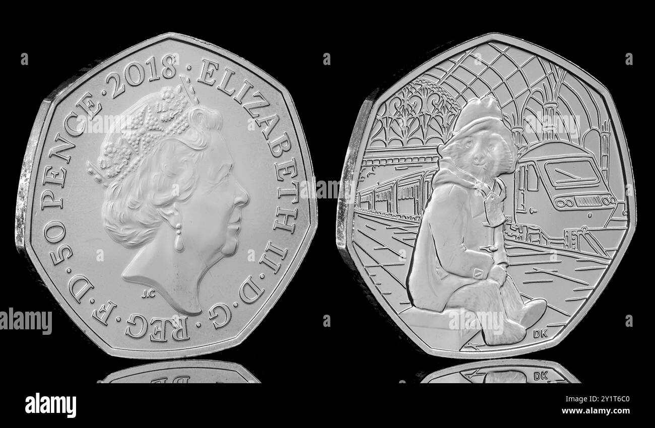 2018 Paddington à la station pièce 50p. L'avers présente le portrait de la reine Elizabeth de la 5e pièce par Jody Clark Banque D'Images