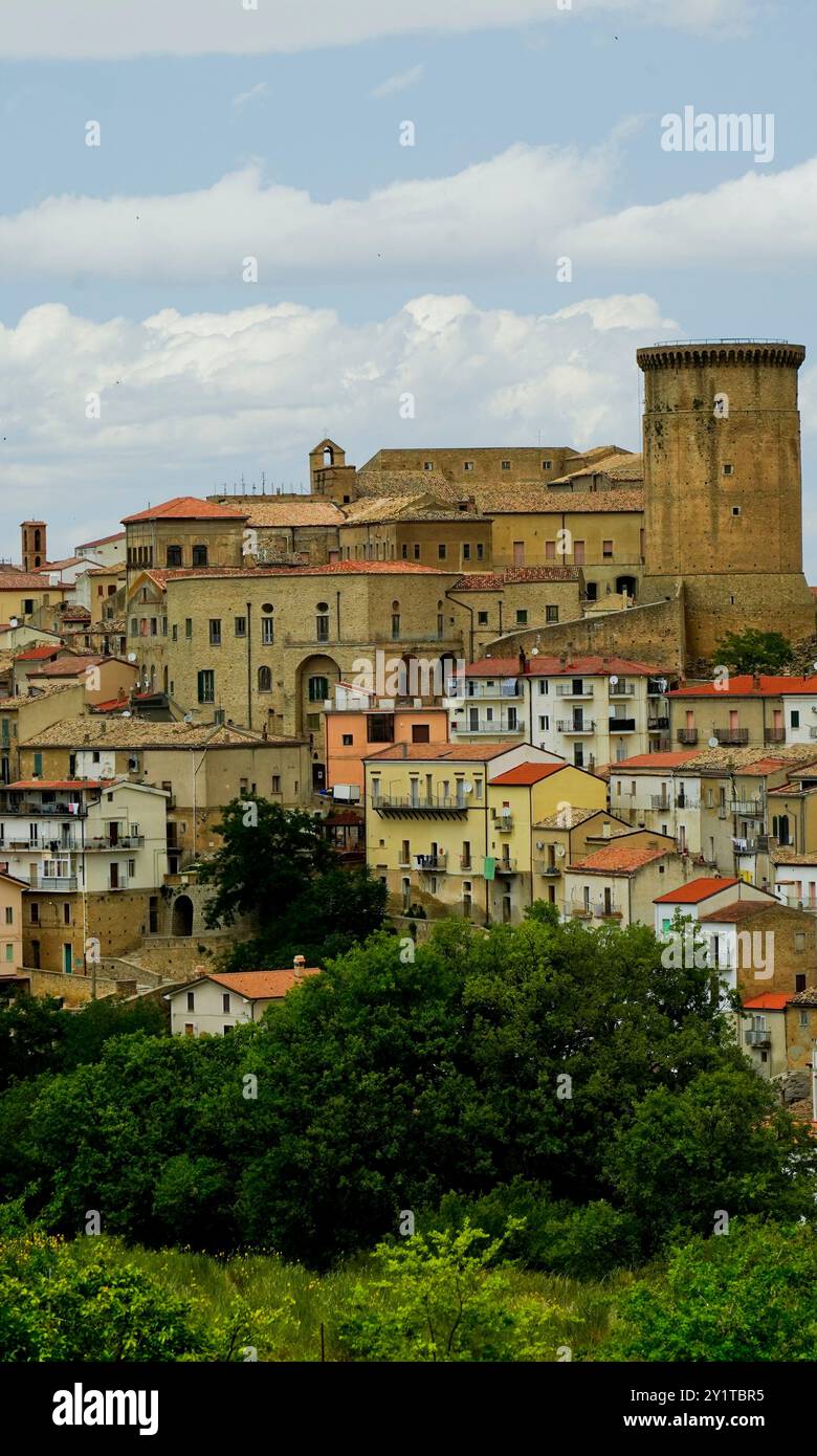 Panorama du village médiéval de Tricarico, Matera, Basilicate, Italie Banque D'Images