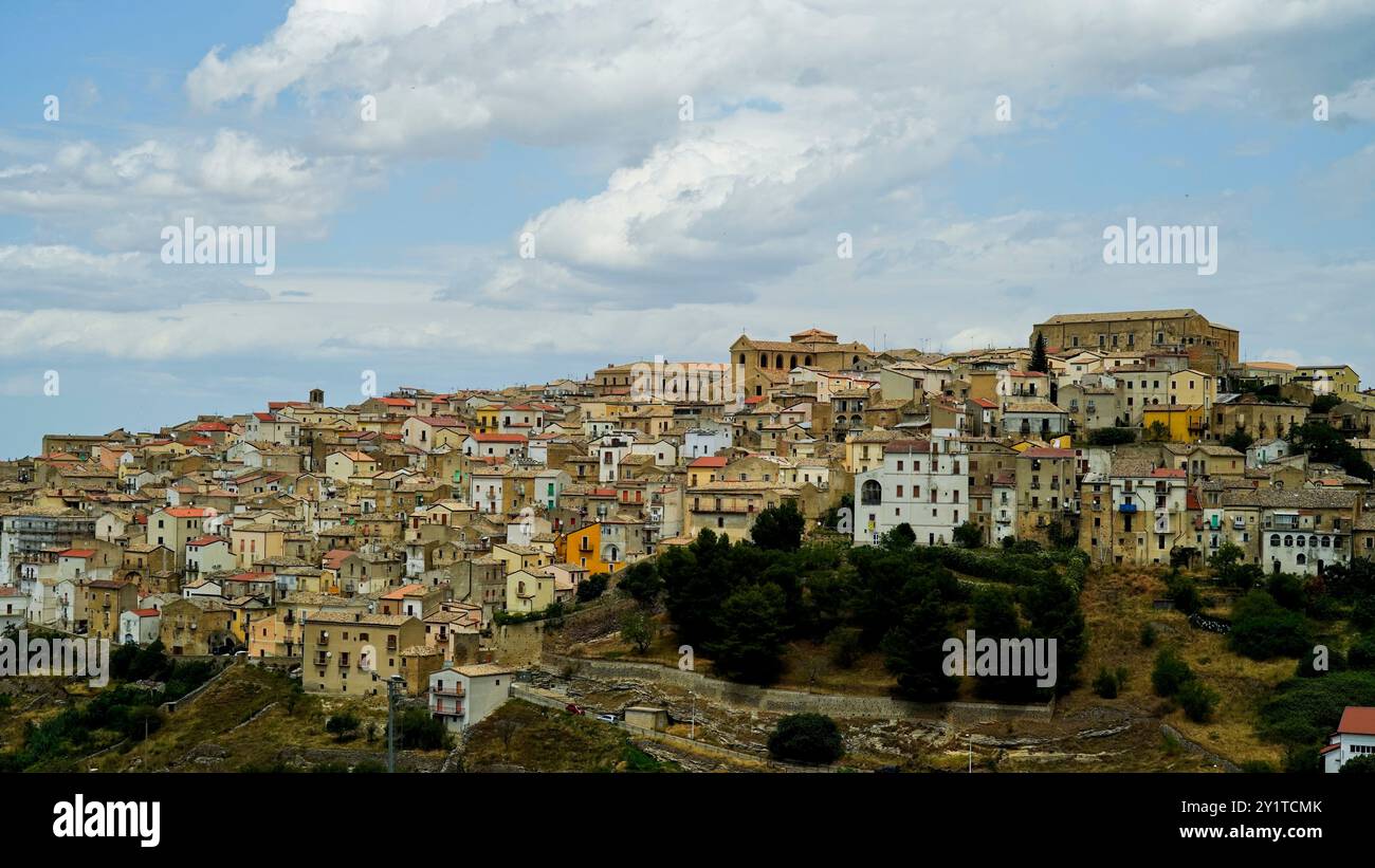 Panorama du village médiéval de Tricarico, Matera, Basilicate, Italie Banque D'Images