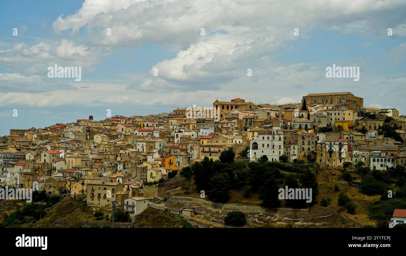 Panorama du village médiéval de Tricarico, Matera, Basilicate, Italie Banque D'Images