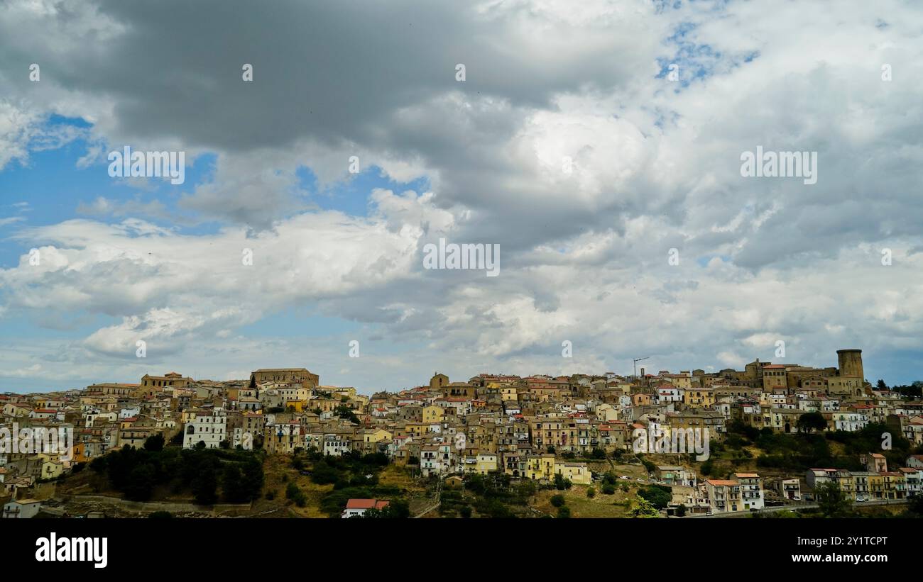 Panorama du village médiéval de Tricarico, Matera, Basilicate, Italie Banque D'Images