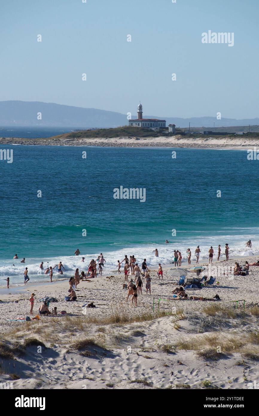 Côte Atlantique sur les Rias Baixas en Galice , Espagne. Célèbre phare de Larino près de carnota Banque D'Images