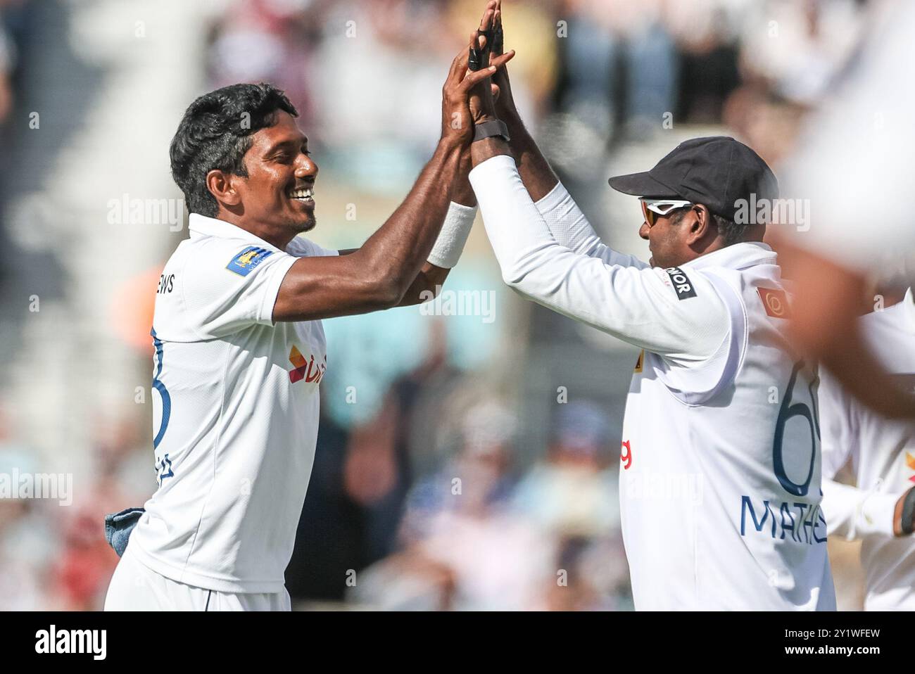 Vishwa Fernando du Sri Lanka célèbre Bowing Joe Root of England Out par LBW lors du 3ème Rothesay test match Day Three England v Sri Lanka au Kia Oval, Londres, Royaume-Uni, 8 septembre 2024 (photo de Mark Cosgrove/News images) Banque D'Images