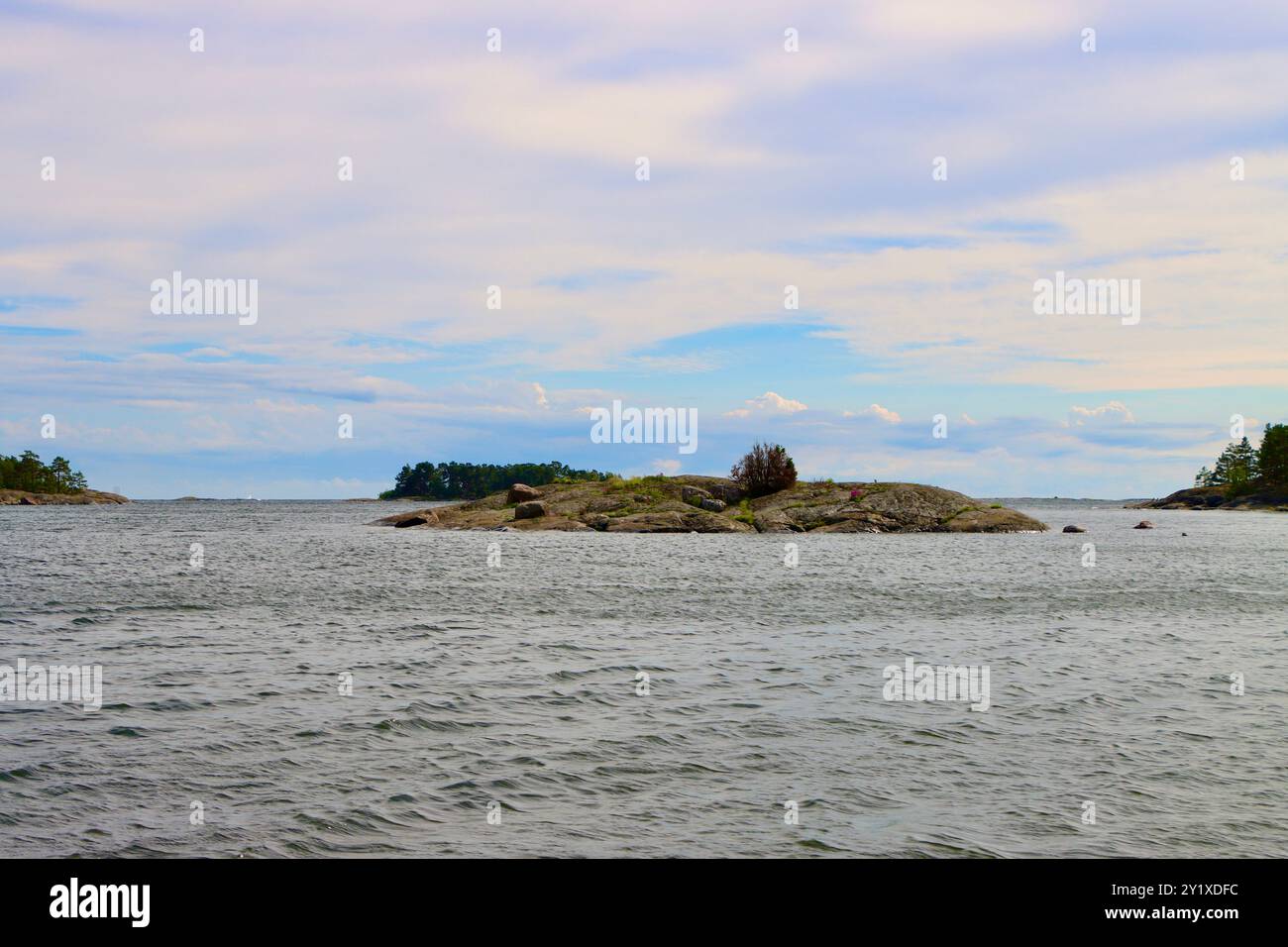 Archipel de Pellinge sur la côte sud de la Finlande sur Suomenlahti, baie de Finlande. Août 2024 Banque D'Images