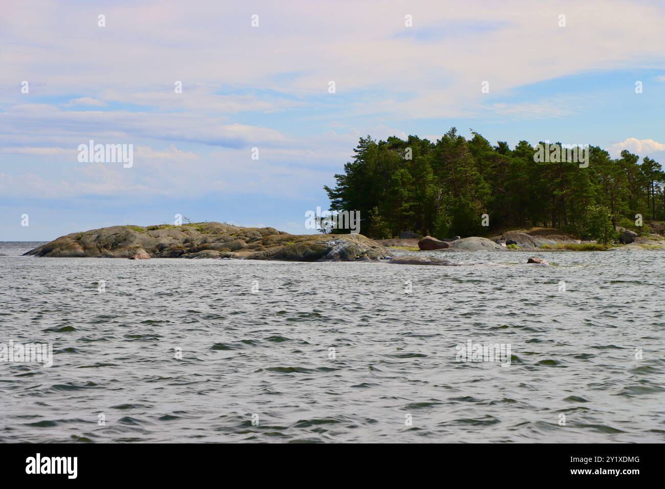 Archipel de Pellinge sur la côte sud de la Finlande sur Suomenlahti, baie de Finlande. Août 2024 Banque D'Images