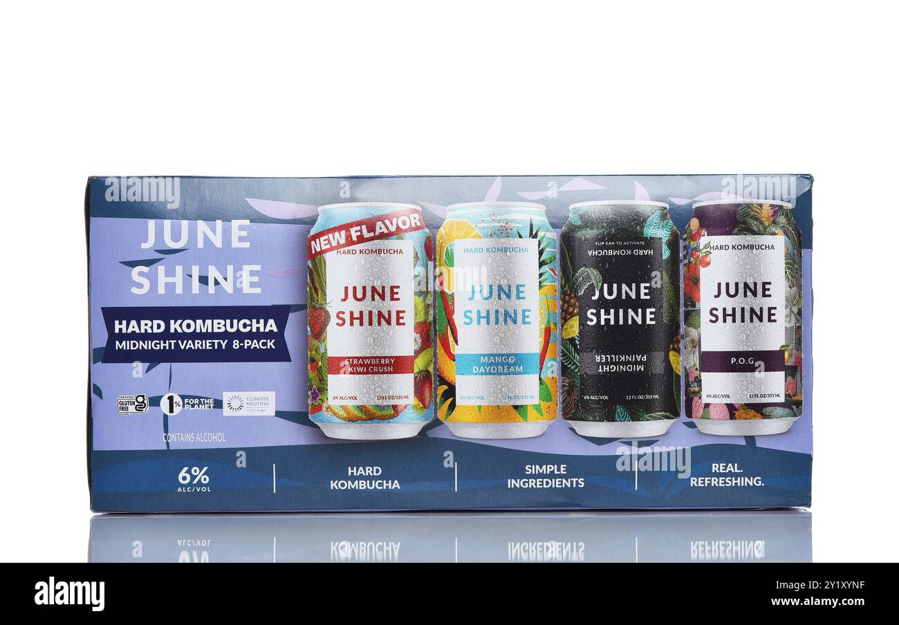 IRVINE, CALIFORNIE - 6 septembre 2024 : un pack de 8 June Shime Hard Kombucha. Banque D'Images