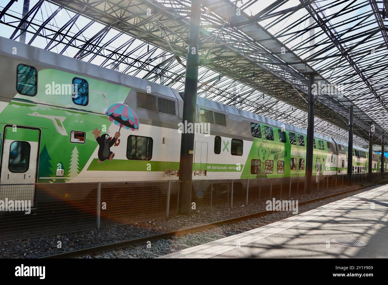 Train longue distance à la gare principale d'Helsinki, Helsinki, Finlande, août 2024 Banque D'Images
