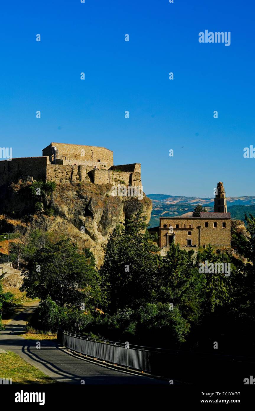 Laurenzana, château et église mère, Potenza, Italie Banque D'Images